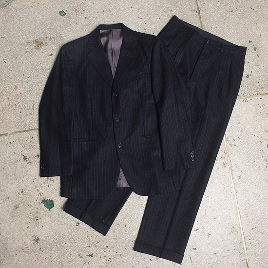 BARNEYS NEWYORK suit set