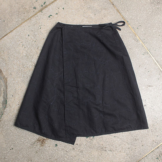 TE CHICHI embroidery wrap skirt  (25.5)
