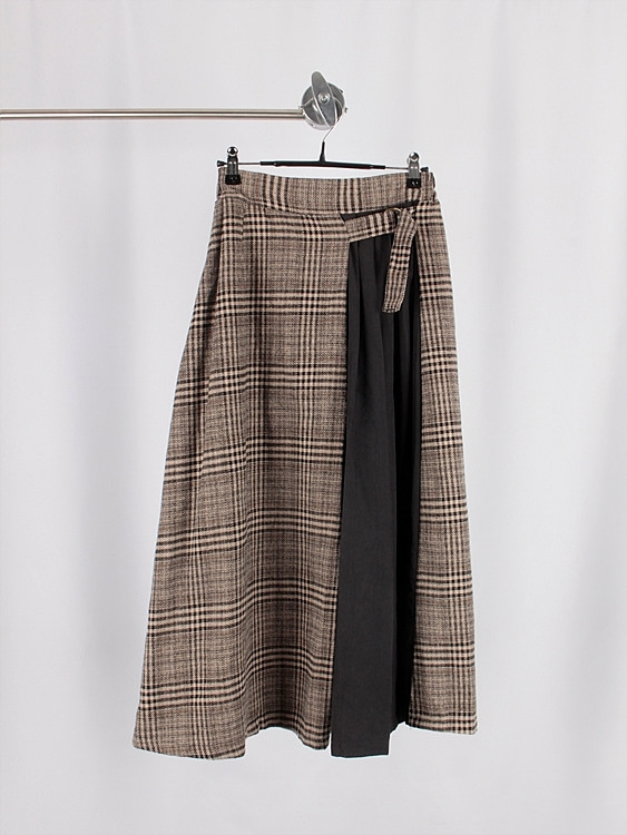 CHARMBERRYTIC side strap long skirt (~27.5 inch)